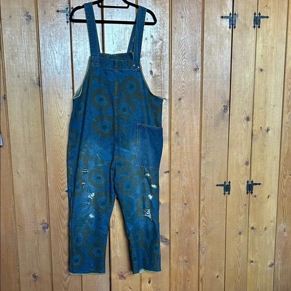 Oversized Distressed Floral Patterned Denim Overalls - Picture 2 of 7
